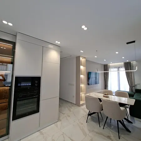 Oneluxury * Tirana